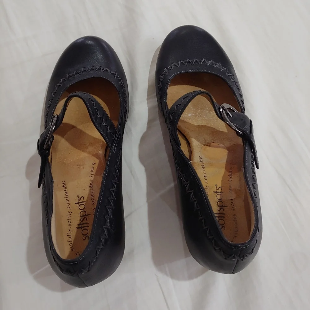Softspots Leather Wedge Mary Jane, Size 9.5M, Black